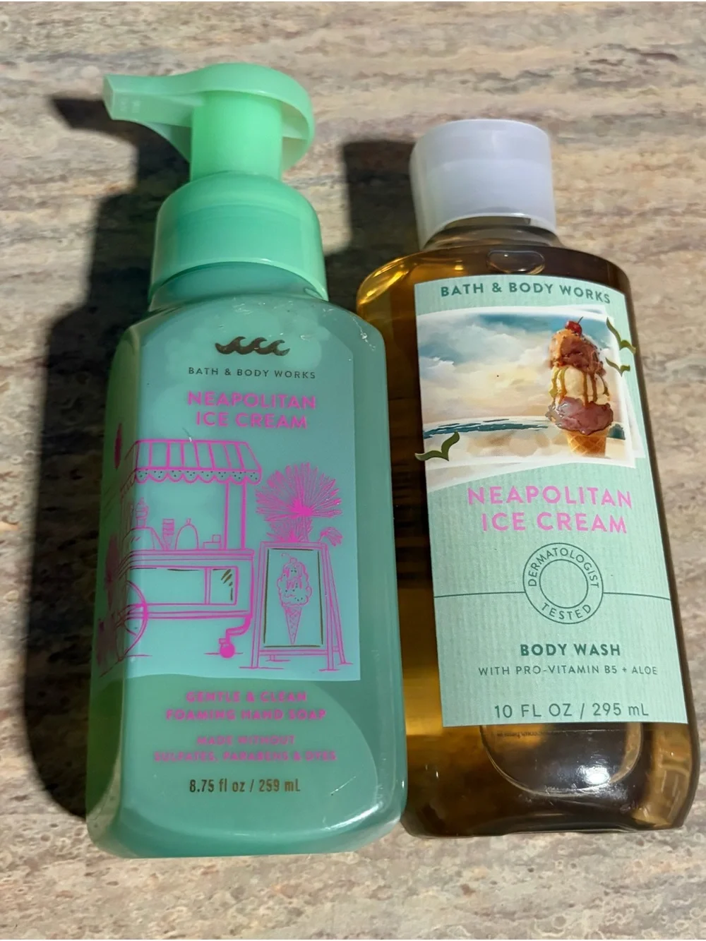 Bath & Body Works Neapolitan Ice Cream Shower Gel Foaming Hand Soap - Mint Green
